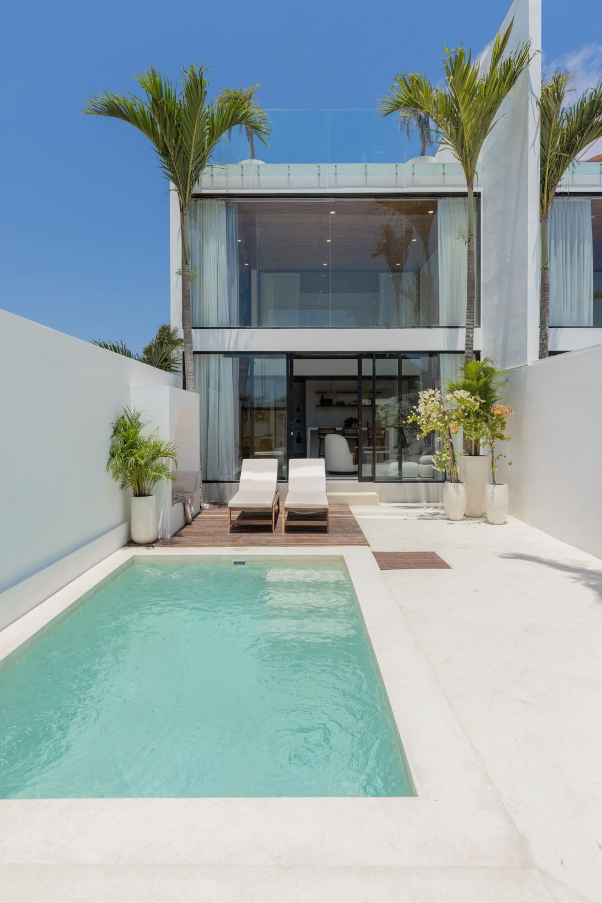 Stunning 3-Bedroom en-suite mini villa in Germany listed for sale.