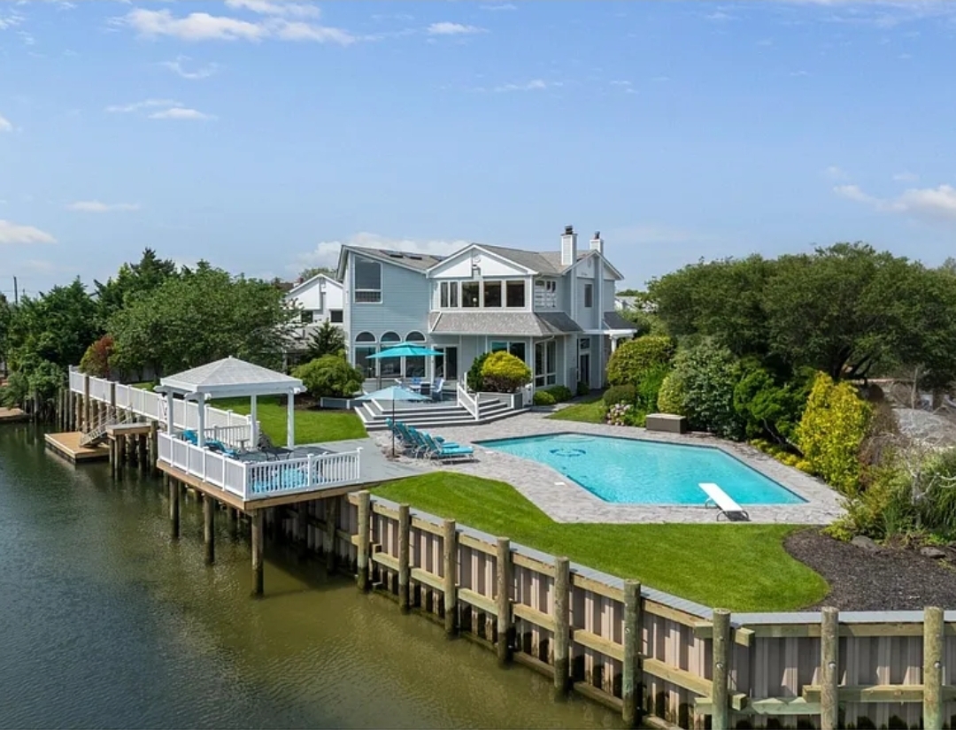 Family Residence, Residential