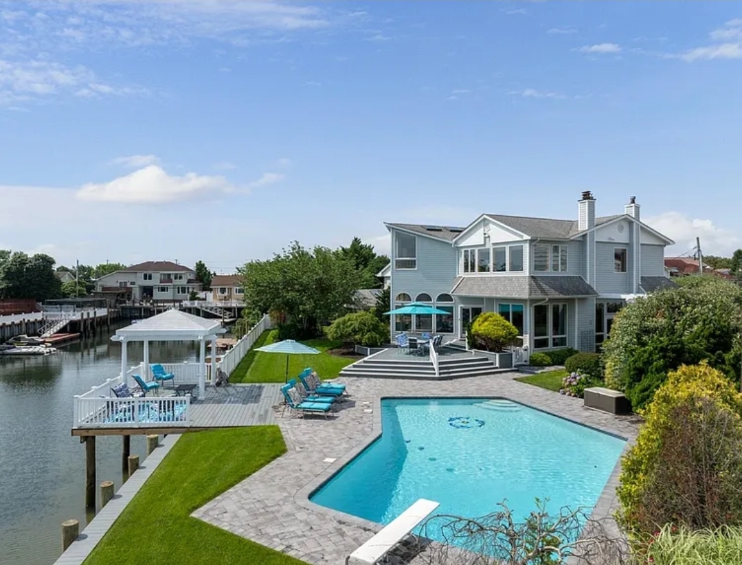 Family Residence, Residential