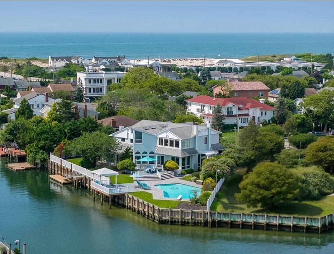 Family Residence, Residential