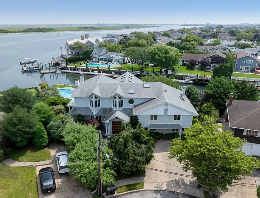 Family Residence, Residential