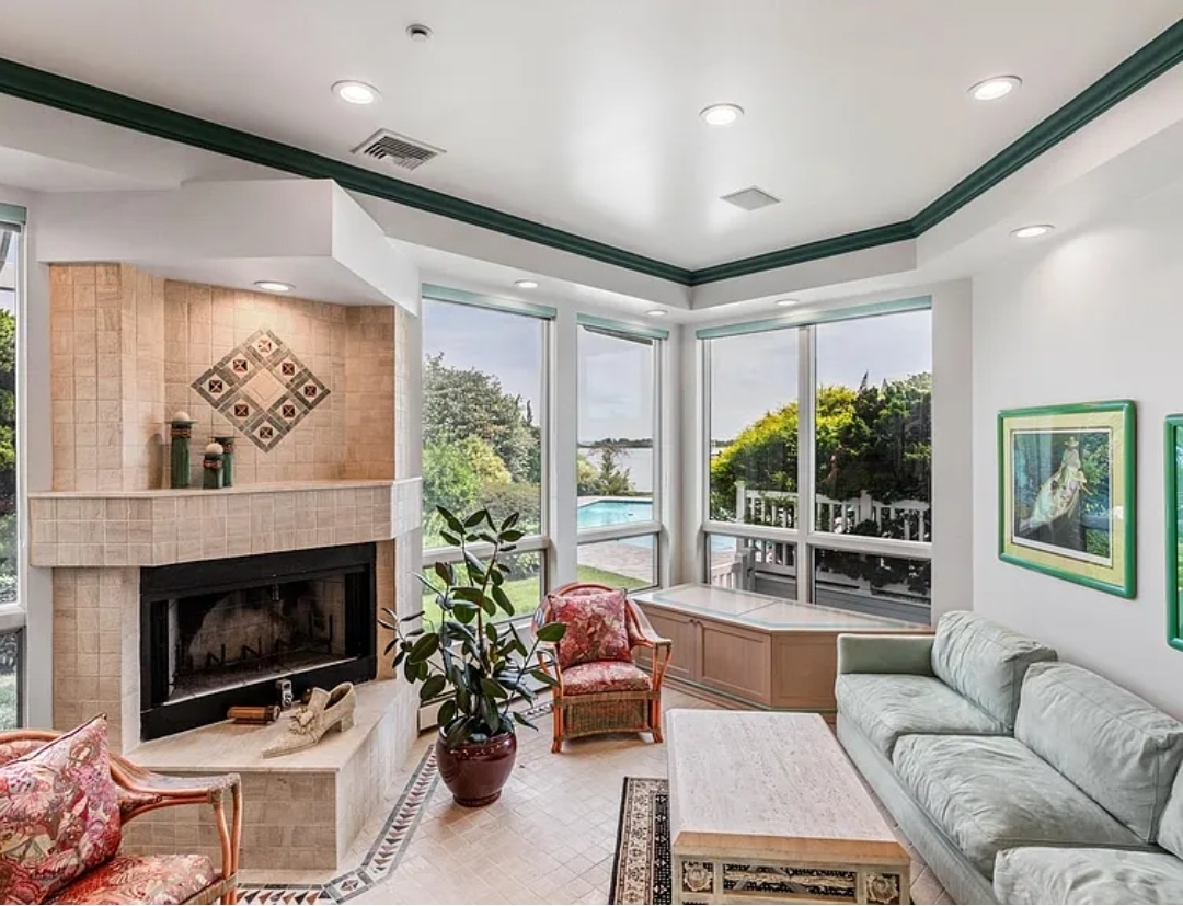 Family Residence, Residential