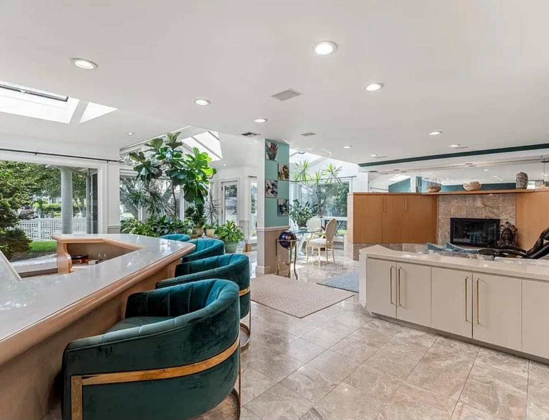 Family Residence, Residential