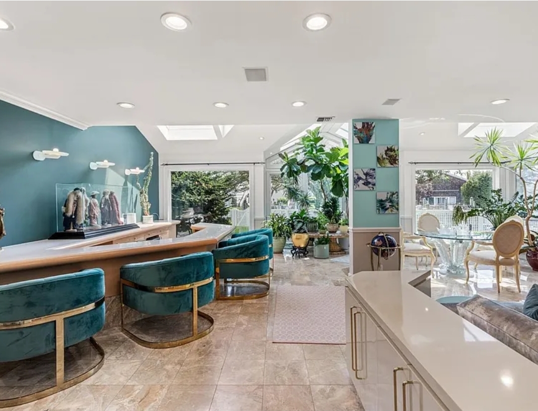 Family Residence, Residential