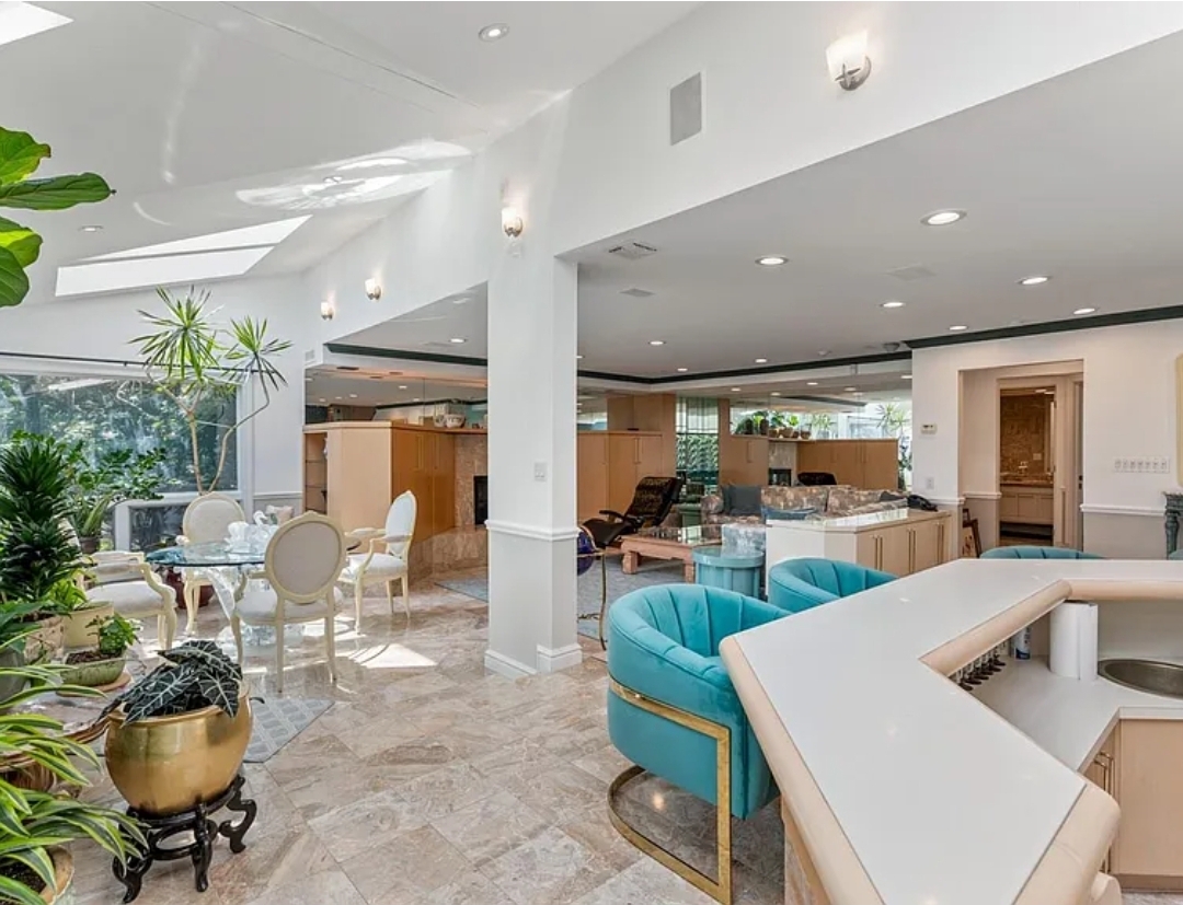 Family Residence, Residential