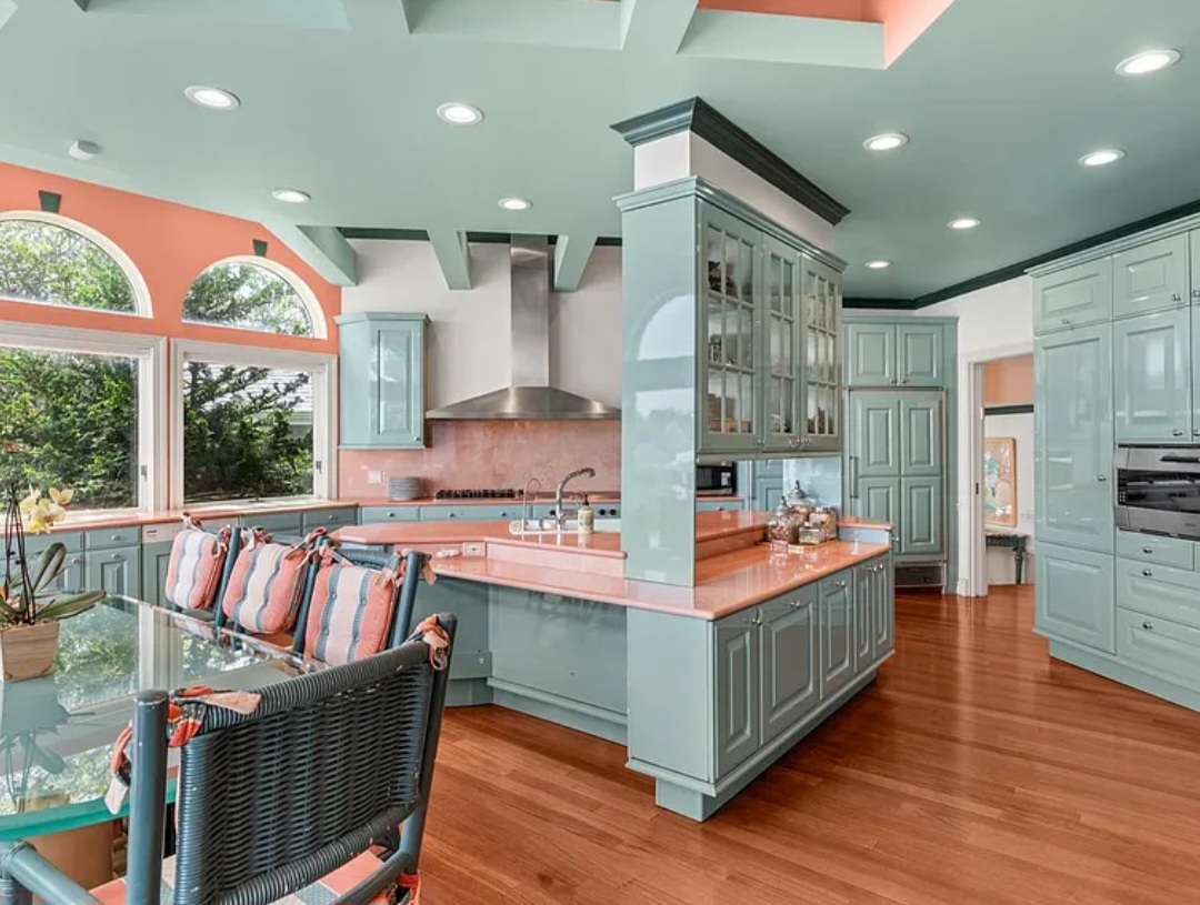 Family Residence, Residential