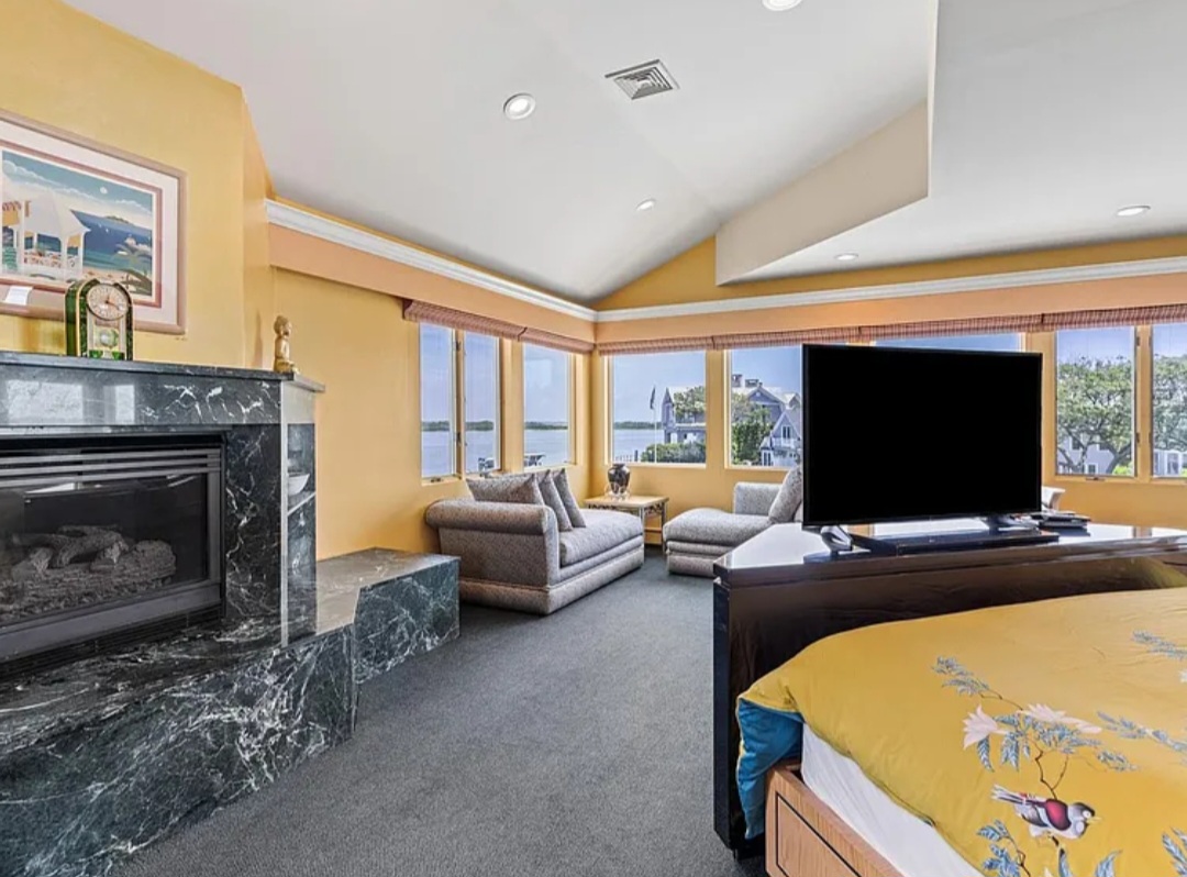 Family Residence, Residential