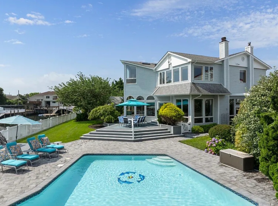 Family Residence, Residential