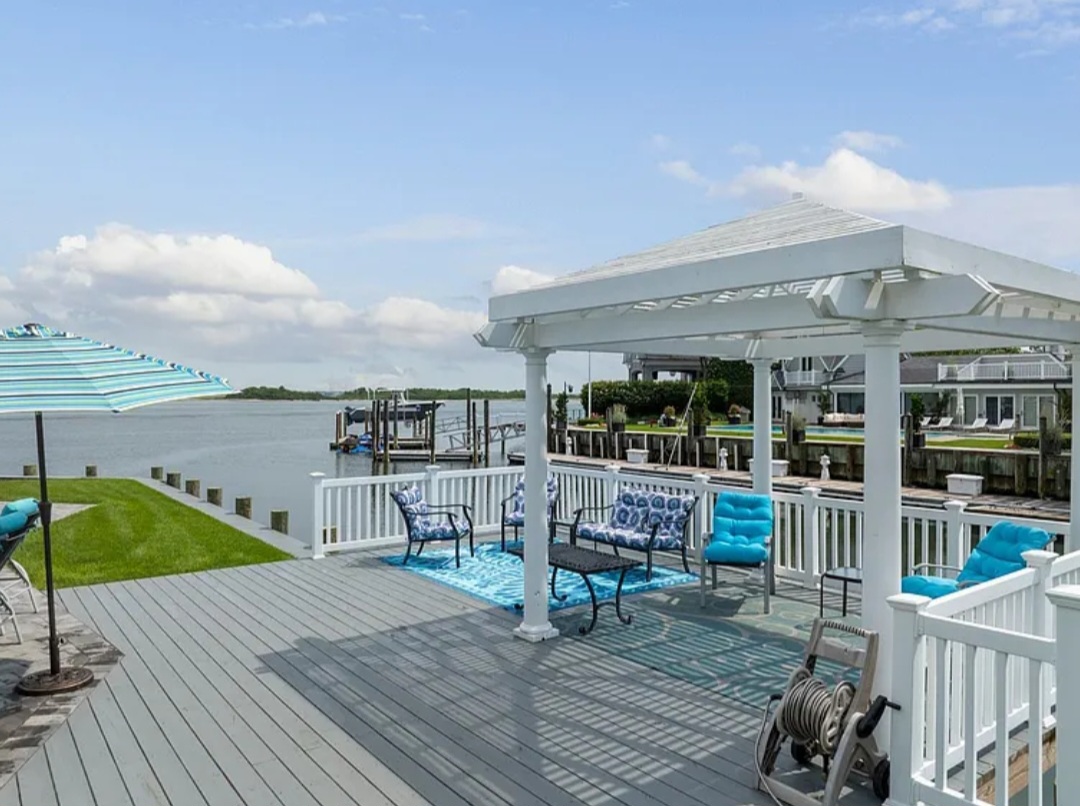 Family Residence, Residential