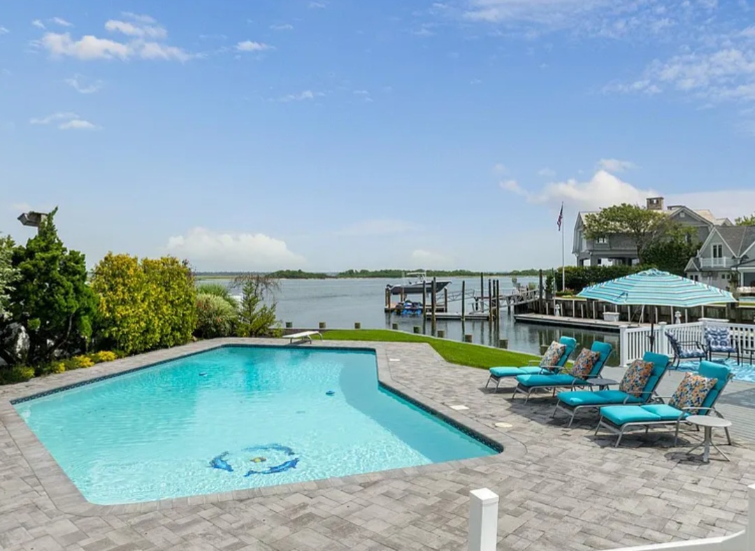 Family Residence, Residential