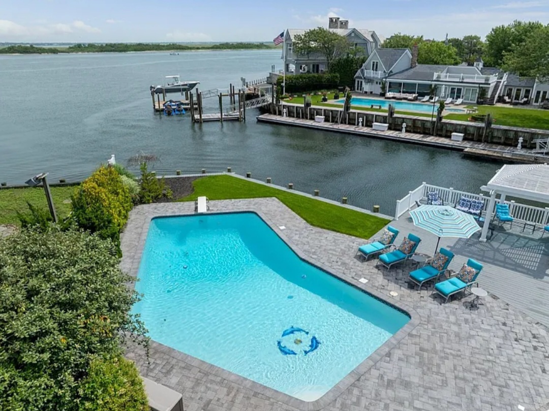 Family Residence, Residential