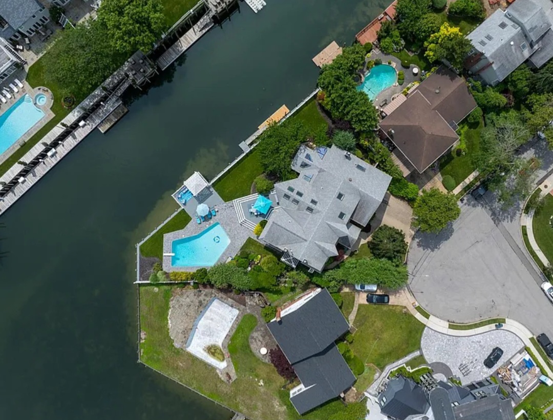 Family Residence, Residential