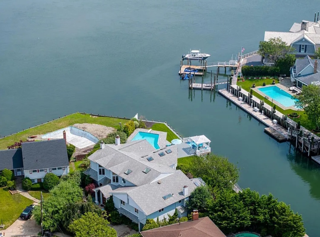 Family Residence, Residential