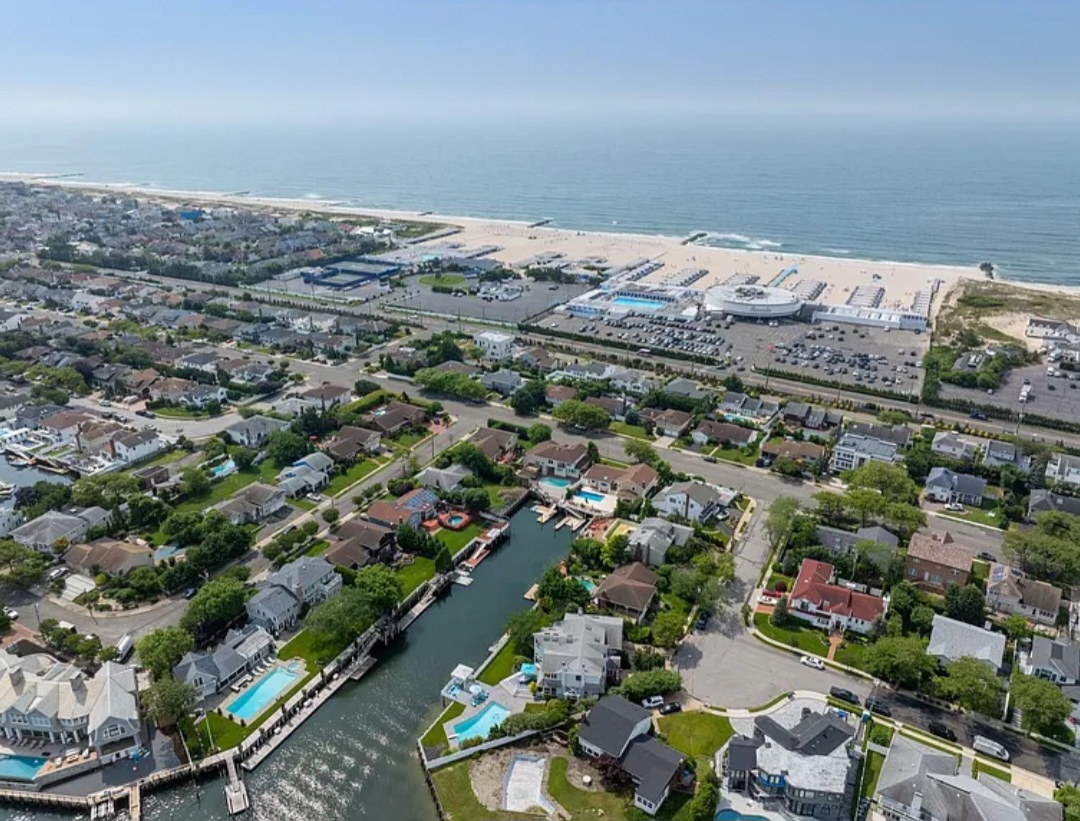 Family Residence, Residential