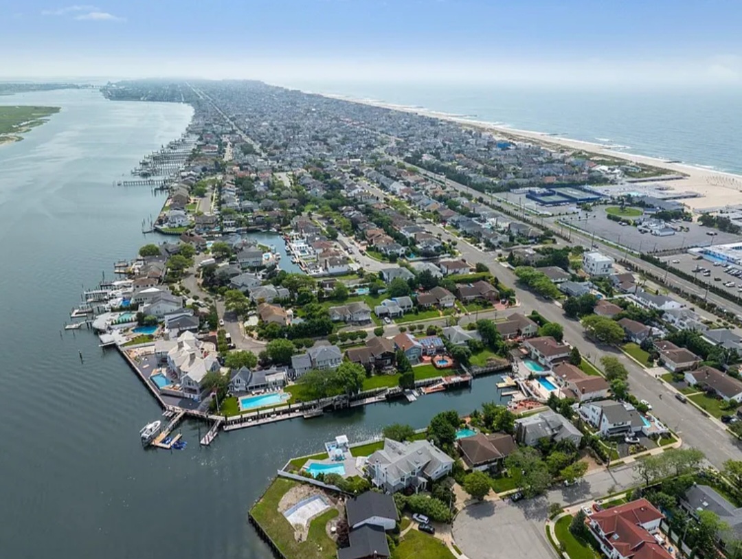 Family Residence, Residential